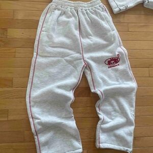 Men’s grey sweat pants